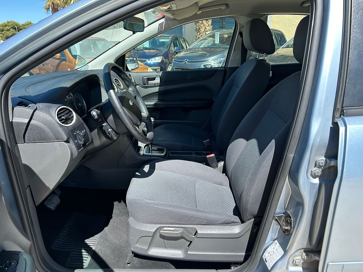 FORD FOCUS TREND 1.6 AUTO SPANISH LHD IN SPAIN ONLY 60000 MILES SUPERB 2007